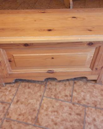 Cassapanca di legno