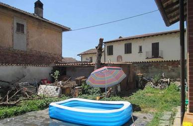 Immobile in asta di 238 m² con più di 5 locali a C