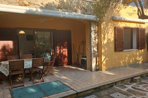 San teodoro . amt 500 dalla cinta a mt.900 dal ce