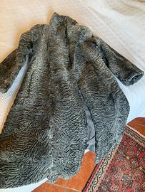 Cappotto di persiano grigio