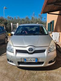 toyota corolla verso 5 posti