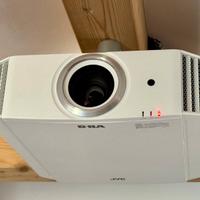 Proiettore JVC DLA-X500R 4K e-shift (3D)