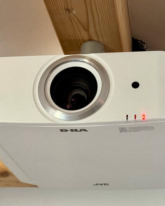 Proiettore JVC DLA-X500R 4K e-shift (3D)
