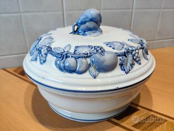 Zuppiera in ceramica dipinta a mano