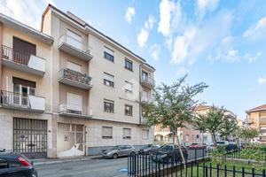 5 LOCALI A VENARIA REALE