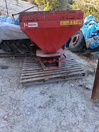 Spandiconcime angeloni