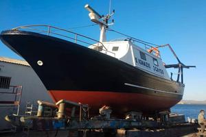 peschereccio con licenza a strascico 