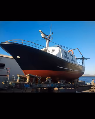 peschereccio con licenza a strascico 