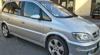 Opel Zafira anno 2004 2.0 dti SOLO RICAMBI