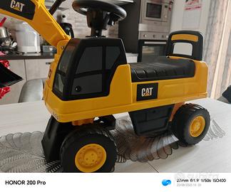 Escavatore giocattolo