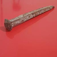 chiodo di ferro antico da carpenteria