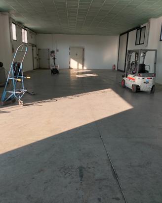 Capannone comerciale