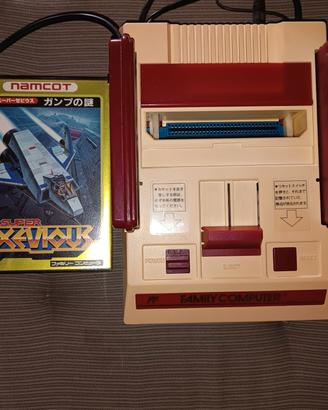 console vintage Nintendo Famicom con AV