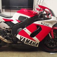 Yamaha YZF R1 2008 retromod YZF750
