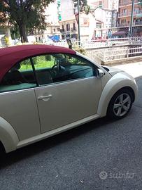 VOLKSWAGEN New Beetle - 2010