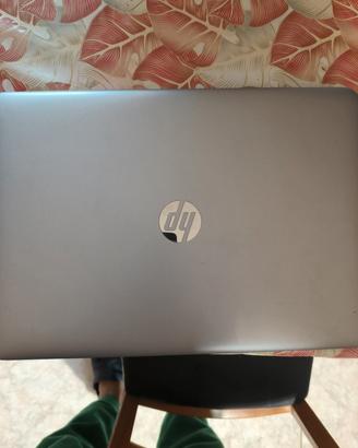 hp probook 450 g4 8ram 512 GB hhd
