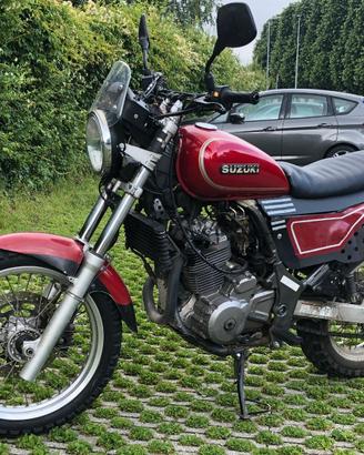 Suzuki Freewind XF 650 scrambler