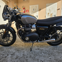 Triumph Street Cup 900
