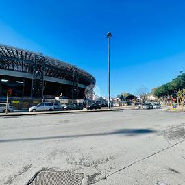 NEGOZIO A NAPOLI