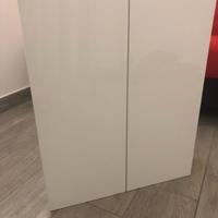 Mobile con ante bianco laccato lucido