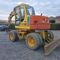 Escavatore gommato Komatsu Pw110