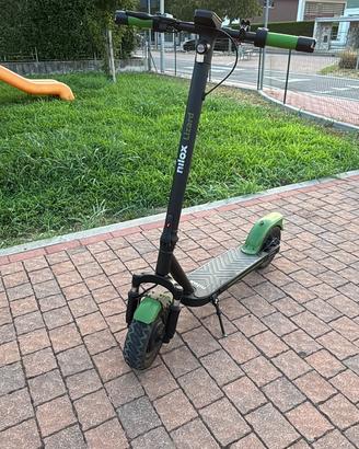 monopattino elettrico NILOX LIZARD