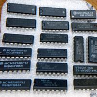 Lotto 18 memorie RAM DRAM 41256 anni ’80