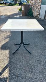 Tavolini quadrati da bar/stabilimento