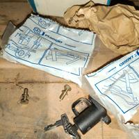 gancio porta borsa chiave zadi piaggio nos