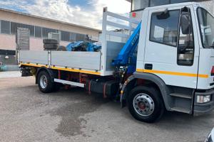 Iveco 120 23 con gru