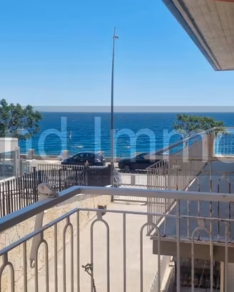 Appartamento con garage a Roccalumera