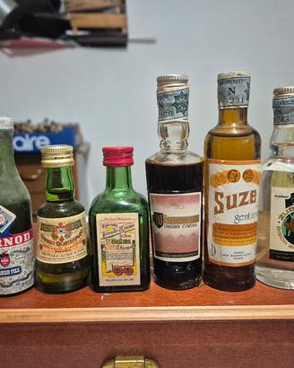 Miniature di vodka, brandy,  contributi