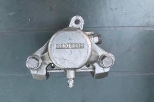 coppia pinze freno anteriore Yamaha fz750 1986