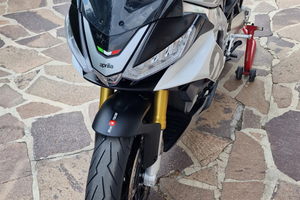 Aprilia tuono v4 2022