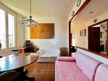 4 LOCALI A LA SPEZIA