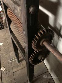 attrezzo per mostare antico mostatrice