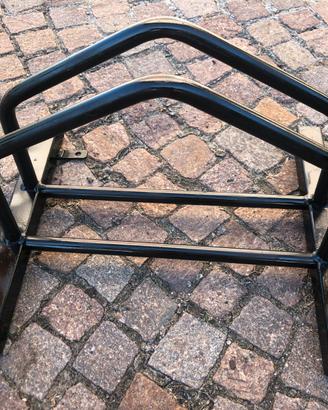Rastrelliera portabici singola in ferro verniciato