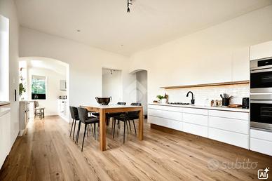 2 LOCALI A LA LOGGIA