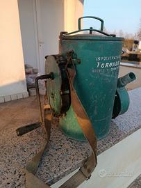 vecchio irrigatore x dare zolfo 