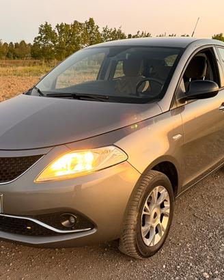Lancia Ypsilon 2016 73.000 km Metano Neopatentati