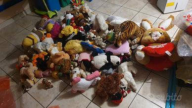 5 sacchi di peluches grandi e piccoli