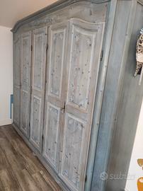 Armadio Shabby in legno celeste 