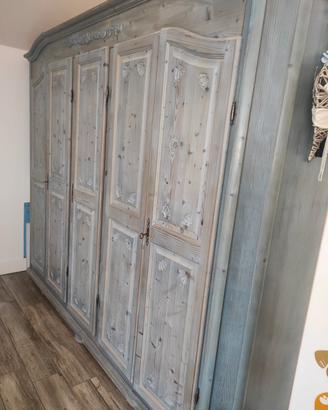 Armadio Shabby in legno celeste 
