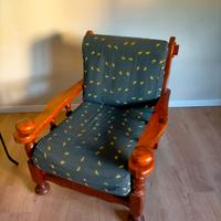 poltrona stile rustico country con cuscini imbotti