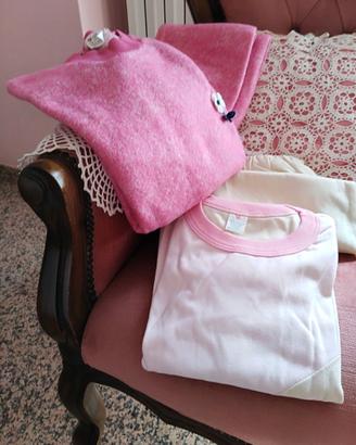 Set di pigiama e di camicie da notte.