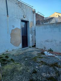 Casa indipendente con giardino