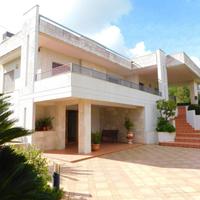 Villa a Martina Franca, via Mottola, 7 locali