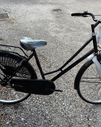 Bicicletta da città 28” donna nera  nuova