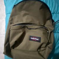 lotto zaino e astuccio eatspak verde oliva