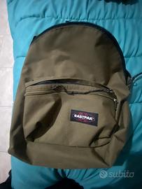 lotto zaino e astuccio eatspak verde oliva